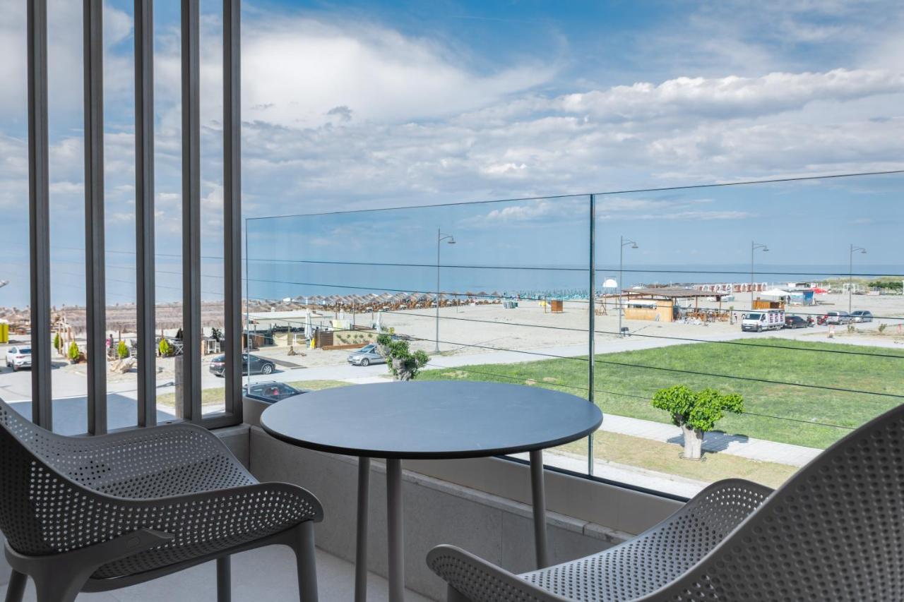 Pantheon Sea View Aparthotel Neoi Poroi Bagian luar foto
