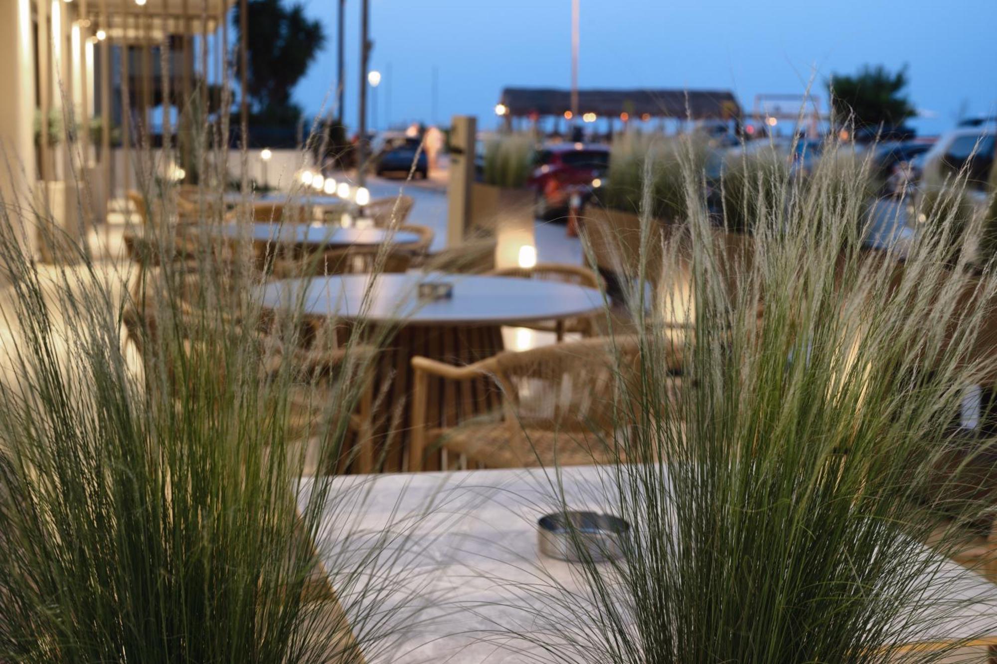 Pantheon Sea View Aparthotel Neoi Poroi Bagian luar foto