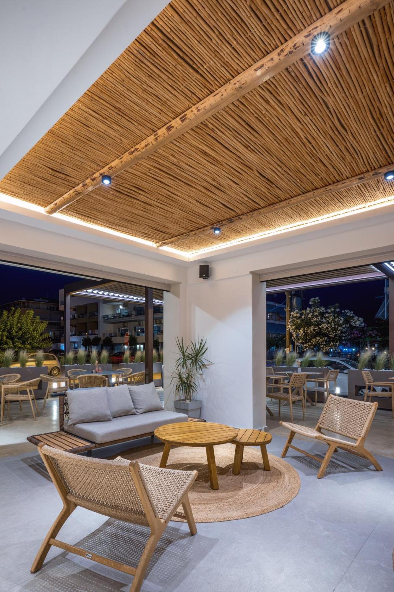 Pantheon Sea View Aparthotel Neoi Poroi Bagian luar foto