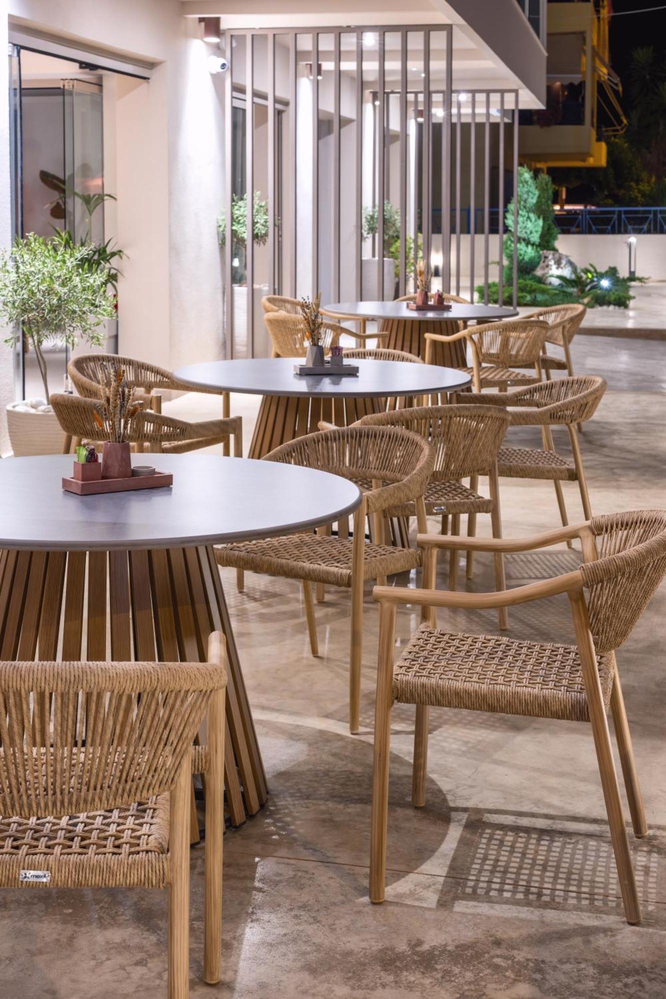 Pantheon Sea View Aparthotel Neoi Poroi Bagian luar foto