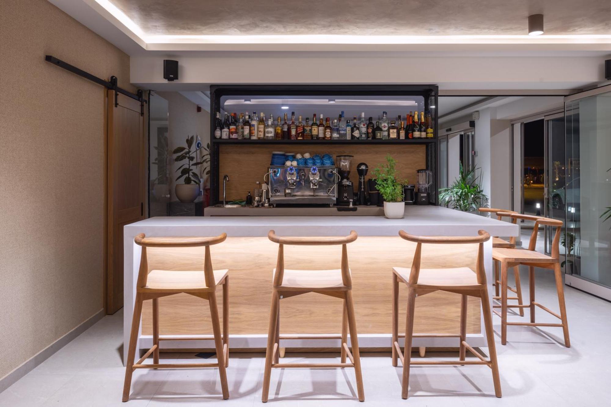 Pantheon Sea View Aparthotel Neoi Poroi Bagian luar foto